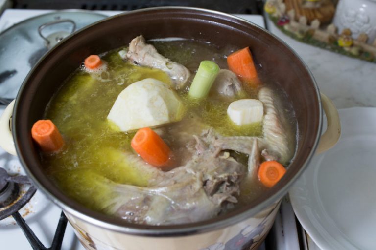 Chicken Bone Broth (24 hour) The Paediatric Naturopath